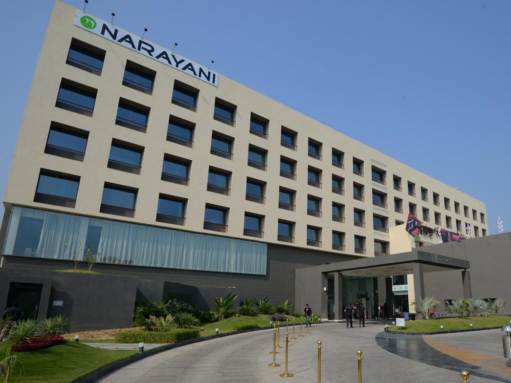 Hotel Narayani Heights, Ahmadabad Zewnętrze zdjęcie