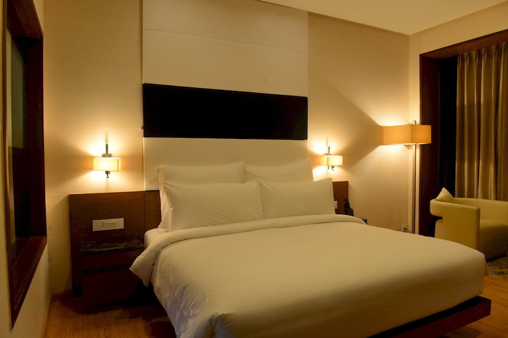 Hotel Narayani Heights, Ahmadabad Zewnętrze zdjęcie